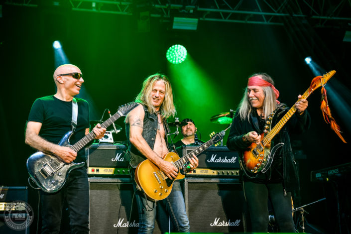 Joe Satriani, Uli Jon roth and Doug Aldrich plays at the Guitare en Scène Festival 2018