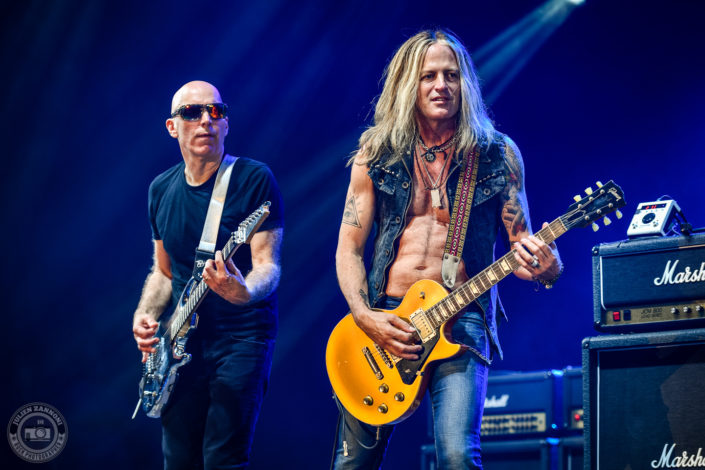 Joe Satriani and Doug Aldrich plays at the Guitare en Scène Festival 2018