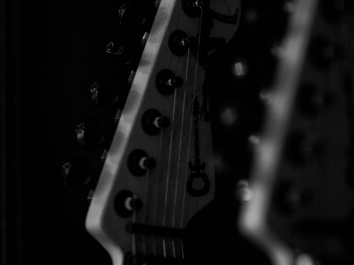 Photo backstage en noir et blanc de groupe BlackRain
